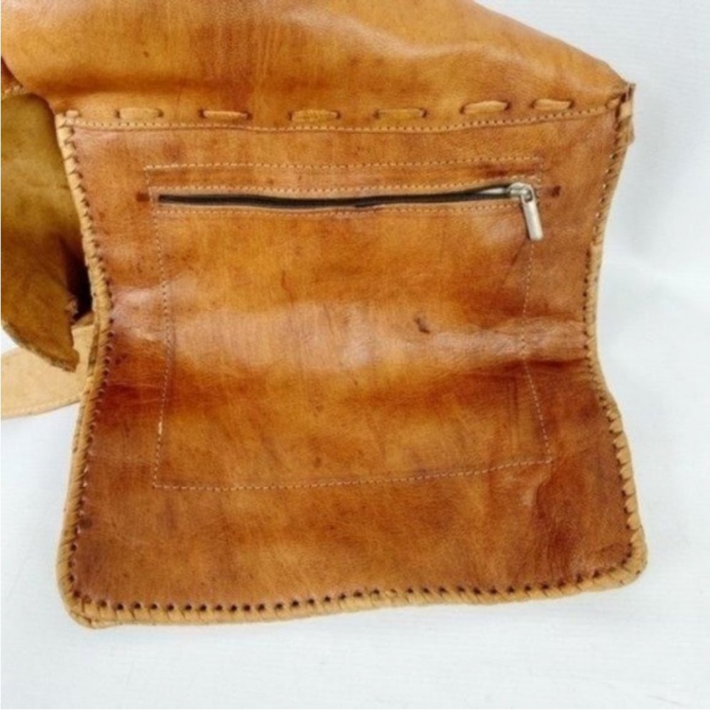🌵Artisan🌵Rustic Natural Leather Sling Bag with Horn Detail🌵 - Picture 2 of 8
